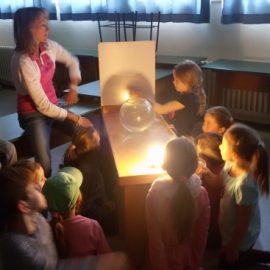 Klasse 1b besucht die Miniphänomenta