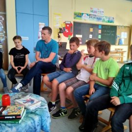 Ivo Knahn – der stellvertretende Chefredakteur der MAIN-POST – zu Besuch in der Klasse 4a Ivo Knahn – der stellvertretende Chefredakteur der MAIN-POST – zu Besuch in der Klasse 4a