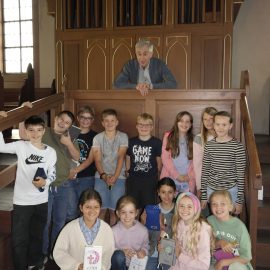 Orgelführung in der Waldbrunner Kirche am 2.6.22 Orgelführung in der Waldbrunner Kirche am 2.6.22