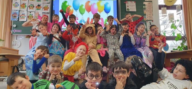 Klassenfaschingsfeier der 2c Klassenfaschingsfeier der 2c